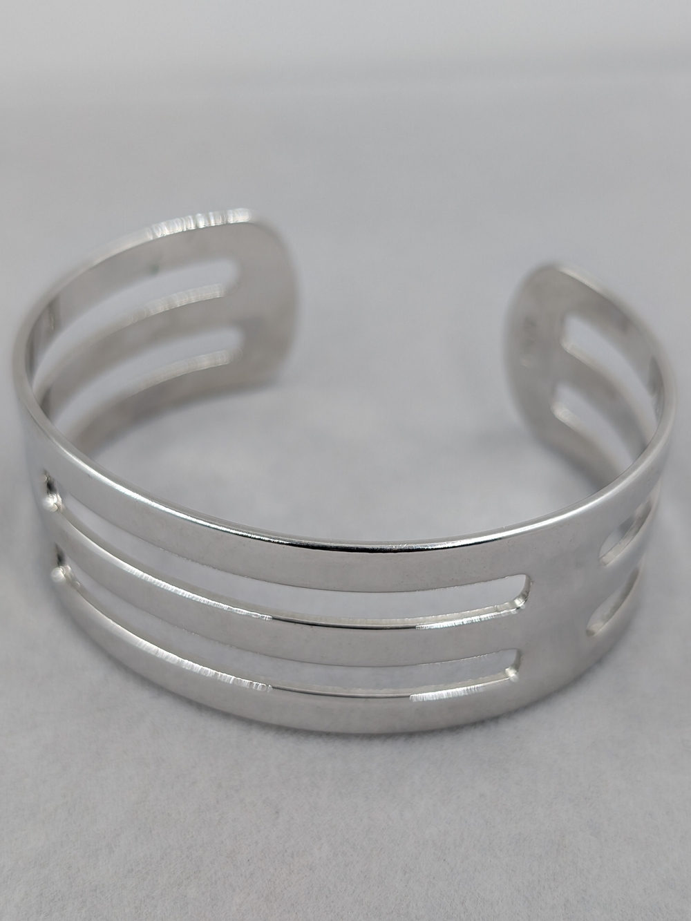 Sarah Coventry Vintage Silver Tone Triple Band Cutout Cuff Bracelet | 0029